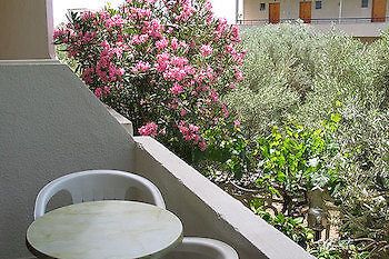 Voula Apartments Aegina Exterior foto